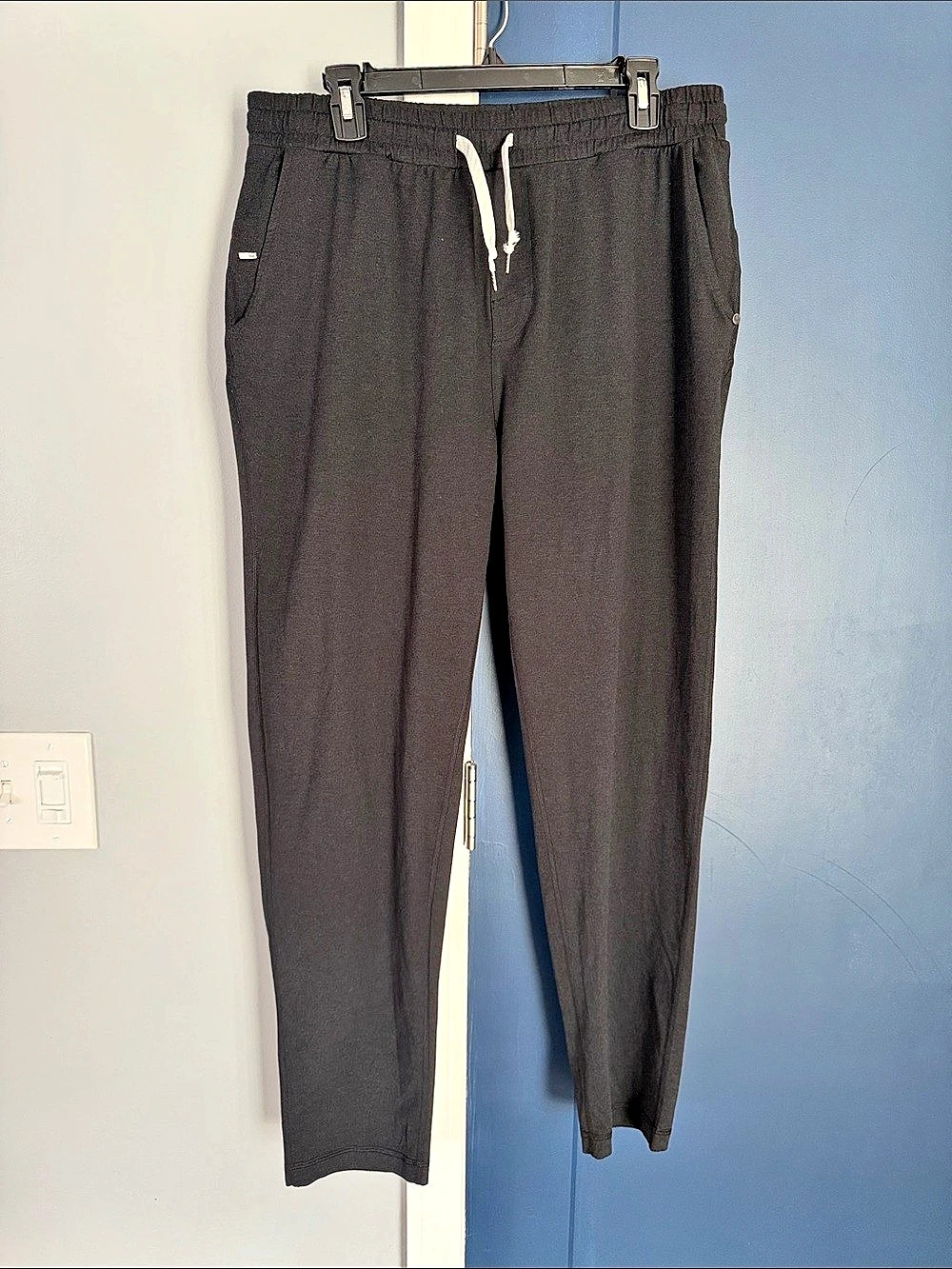 Vuori Black Jogger Pants Size XL women’s